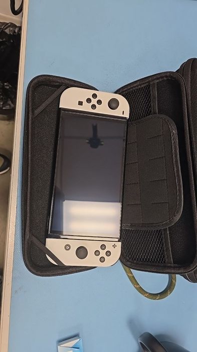 Новый с гарантией Nintendo switch oled