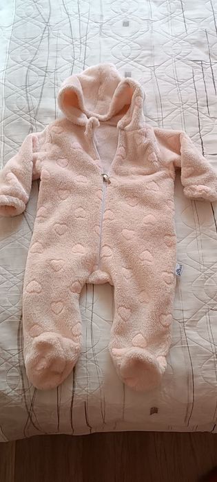 Пухкав бебешки гащеризон