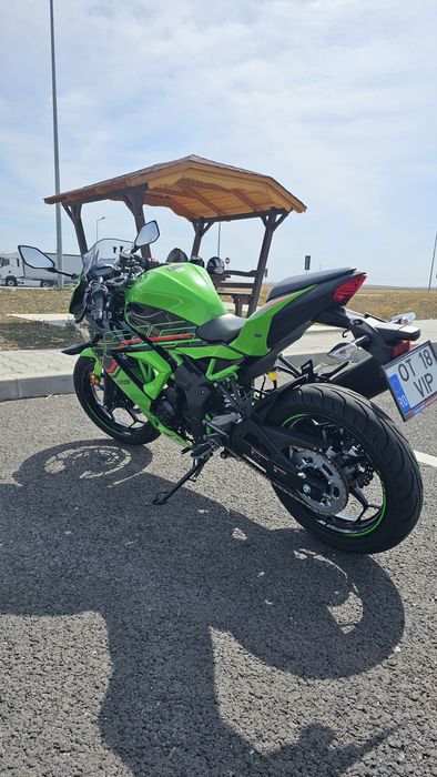 Kawasaki Ninja 125 cc (aproape nou)