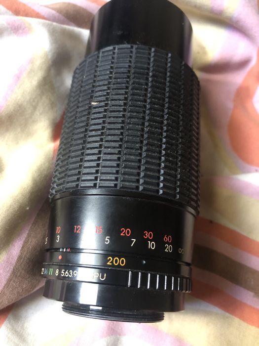 Ретро японски телеобектив Beroflex 80-200mm f 3.9 M42 Auto Zoom