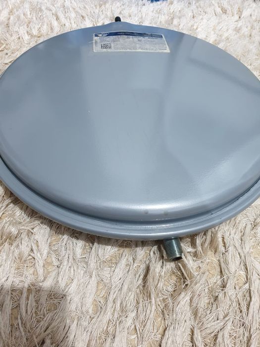 Vând vas de expansiune ariston