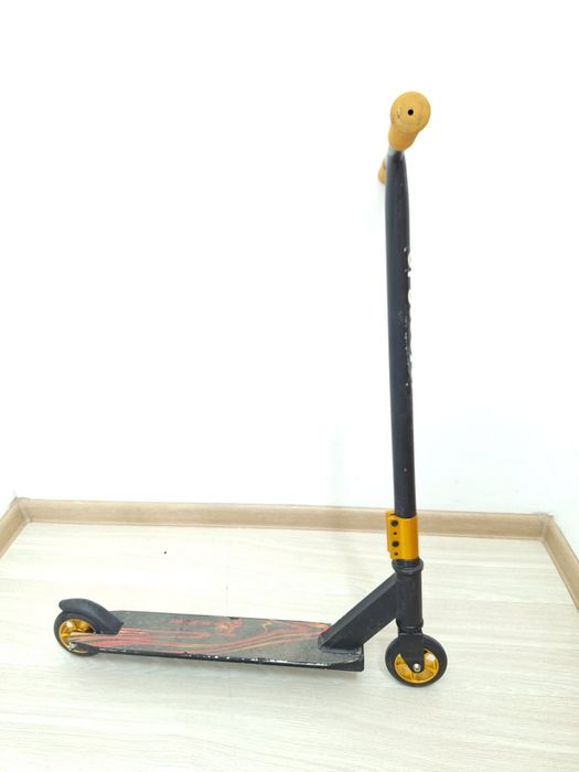 Самокат для трюков