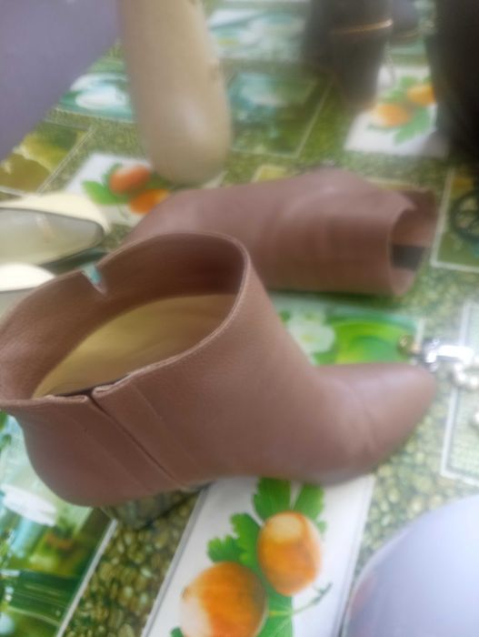 Pantofii de vânzare originali la cele mai mici preturi LUXURY