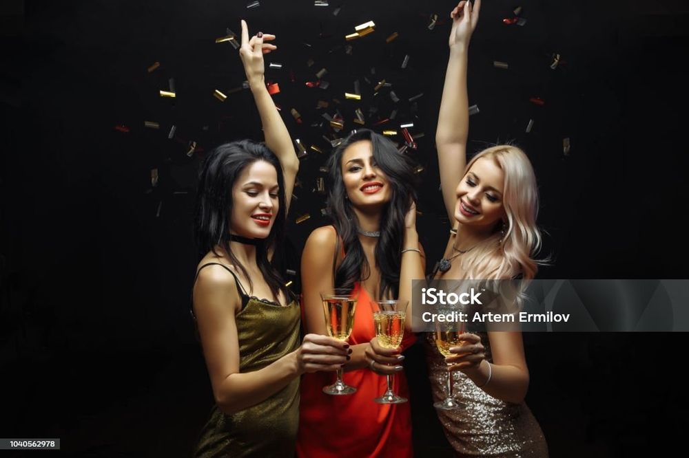 Oferim sonorizari la evenimente, lumini, dj la preturi decente