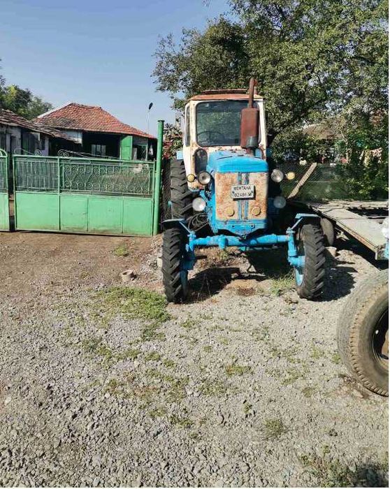 Продава се трактор ЮМЗ