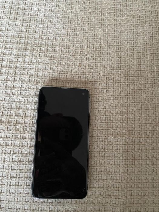 Samsung s10e 128/6гб