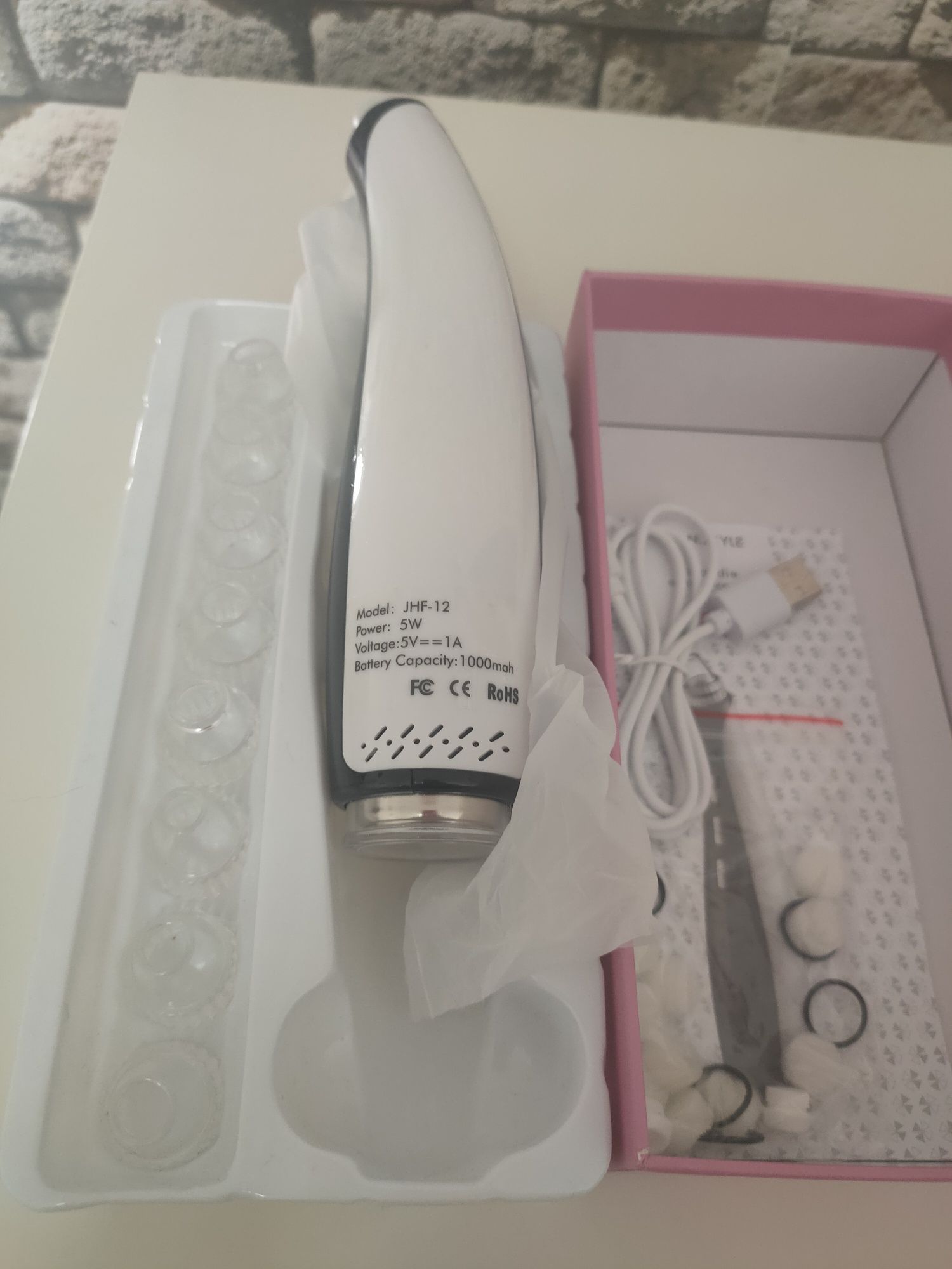 Aparat electric profesional pentru acnee si puncte negre