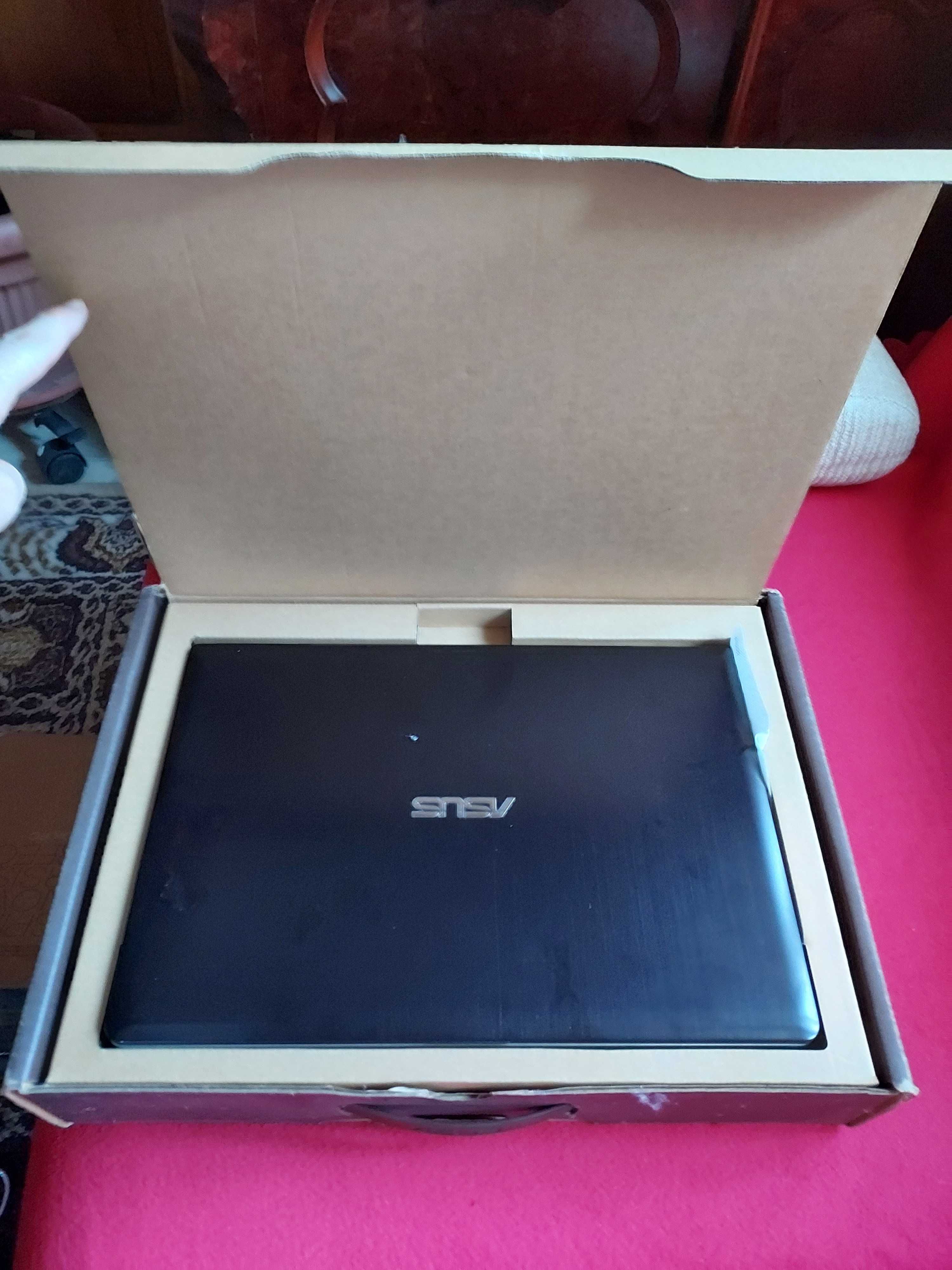 Laptop Asus Vivobook S300c cu touchscreen