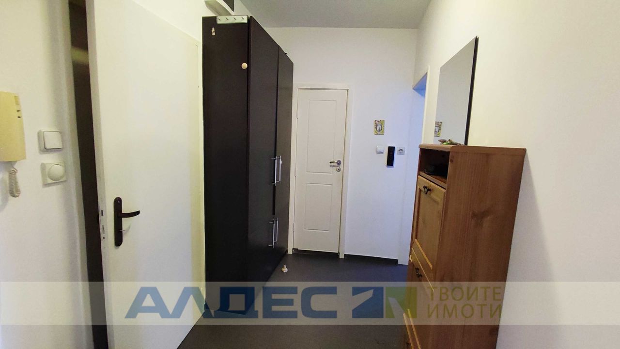 Дава се под наем Двустаен апартамент в София, Център - 55 кв.м за 408 € - Снимка #13