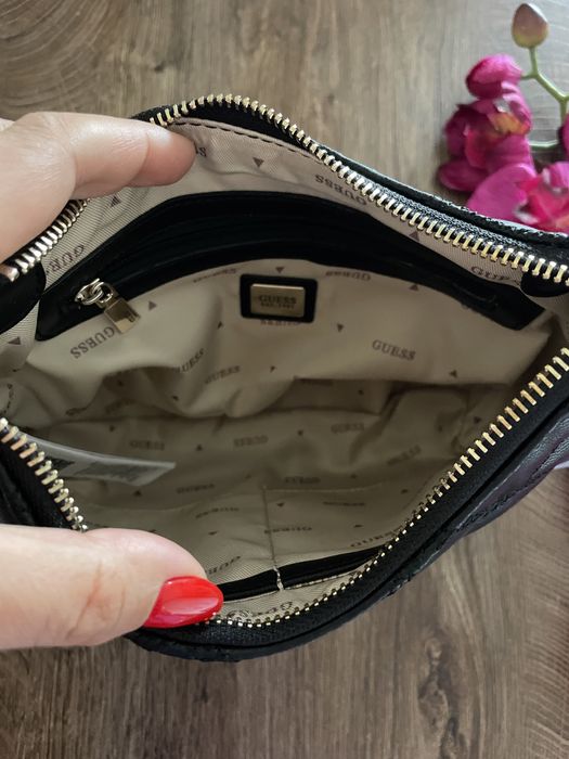 Дамска чанта Guess