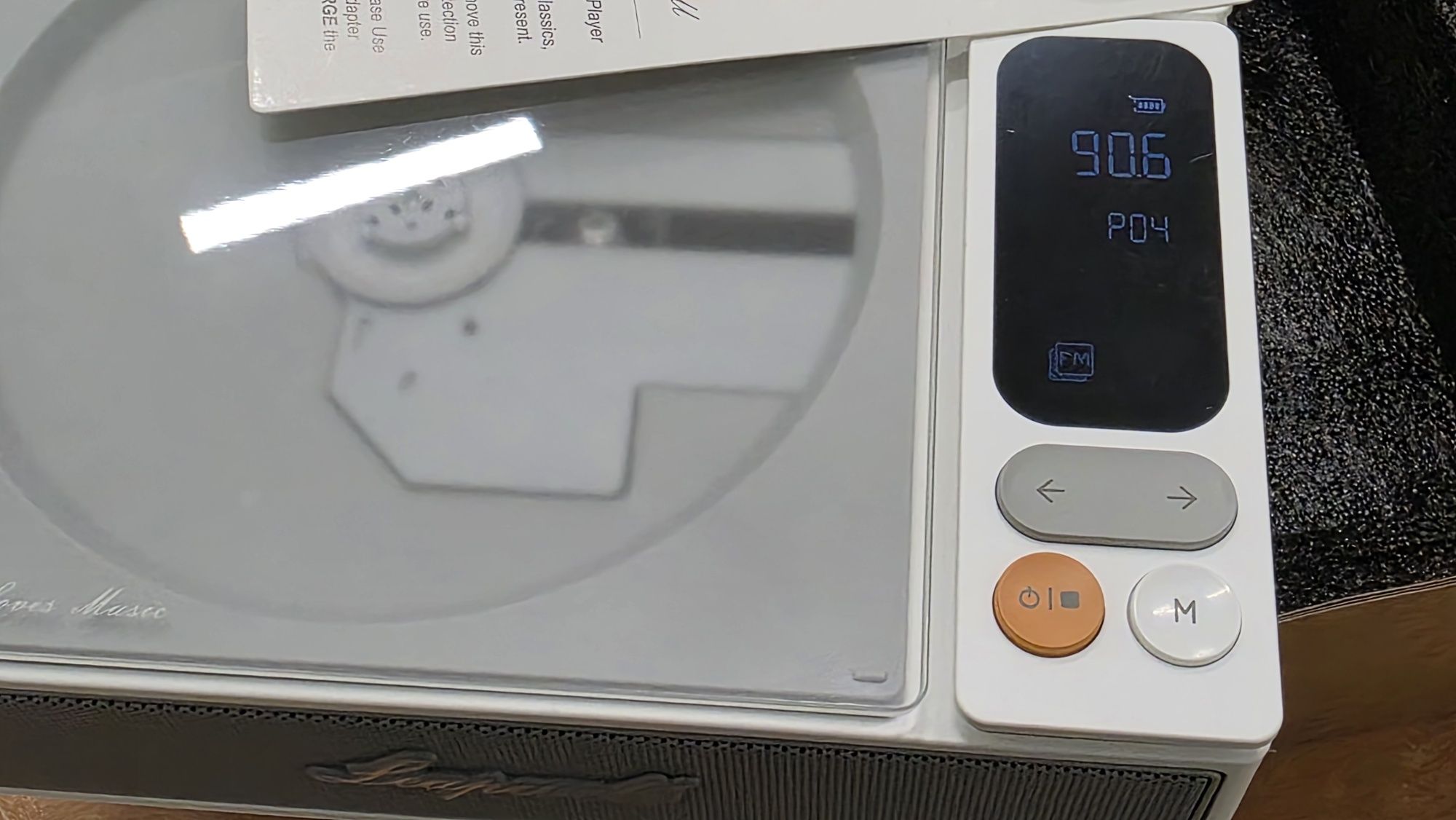 Портативен  плеър Bluetooth, FM, CD ,USB ,MP3