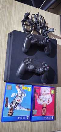 Vând Play Station 4 Slim