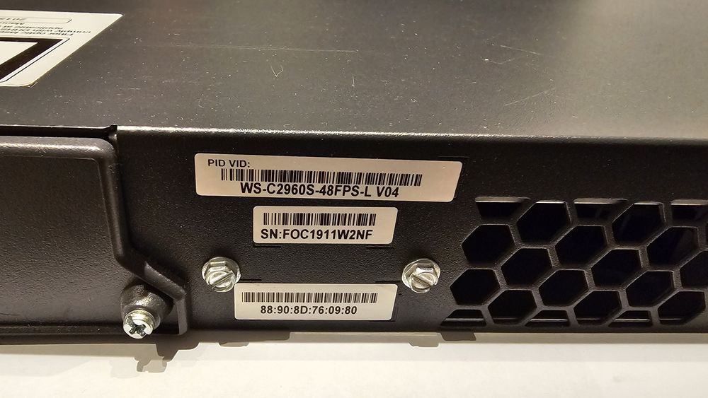 Cisco C2960S 48 portui 10/100/1000Gbps POE