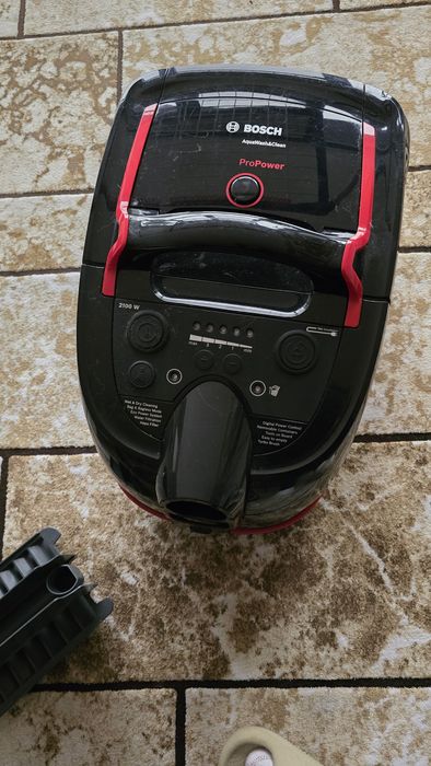 Aspirator Bosch cu spalare