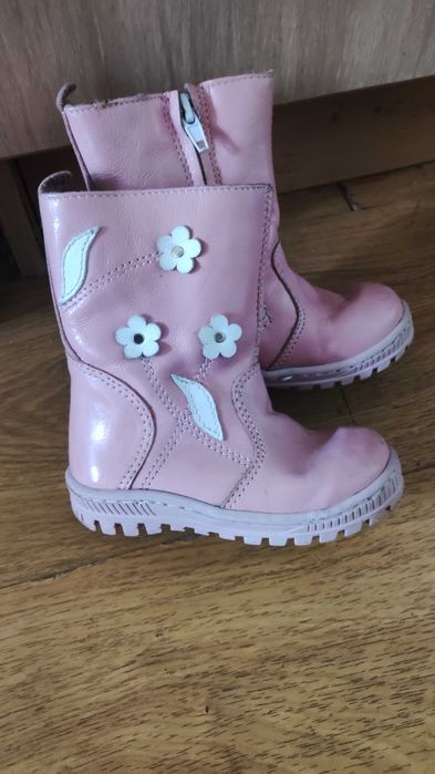 Естествена кожа  ботушки с пух на фирма Капчица!Обувани броени пъти!