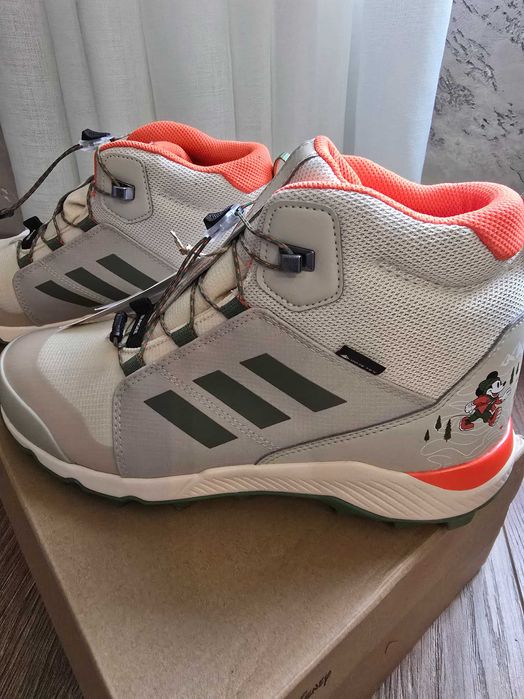 Оригинални детски обувки adidas TERREX TERREX MID GTX DISNEY
