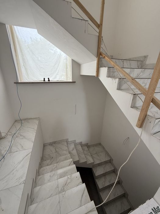 Продается отдельно стоящее 4 этажное здание