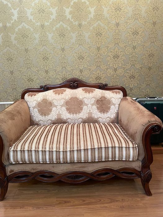 Мебель чистое дерево, массив.