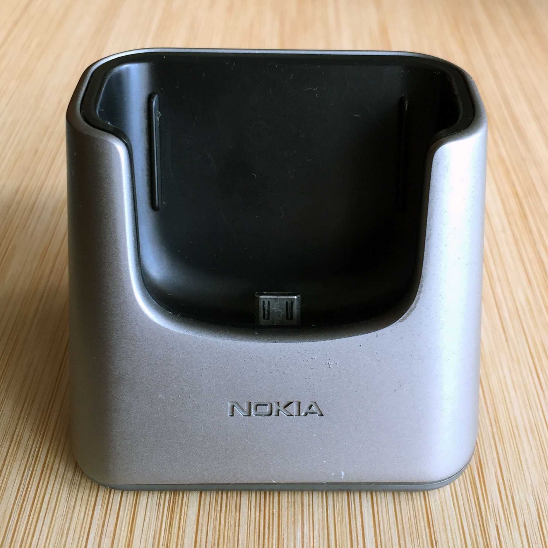 Nokia DT-19 Док станция