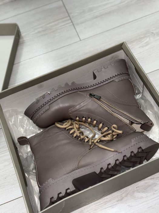 Продам новые ботинки