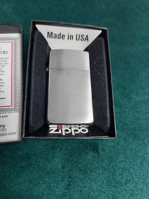 Bricheta Zippo slim originala an 2009