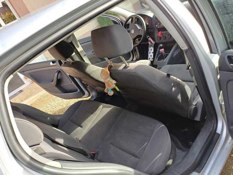 De vânzare 
Golf 5 
An 2006
Motor 1.9 disel 
Ofer fiscal