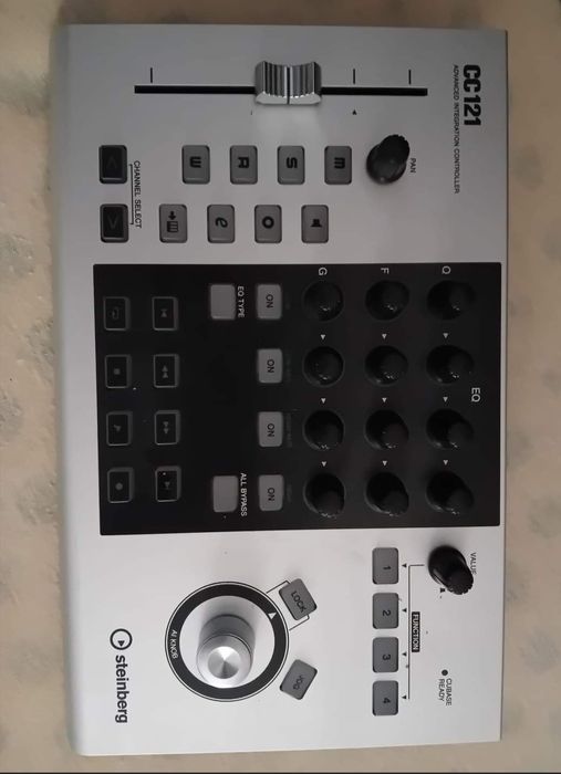 Controller Steinberg Cubase CC121