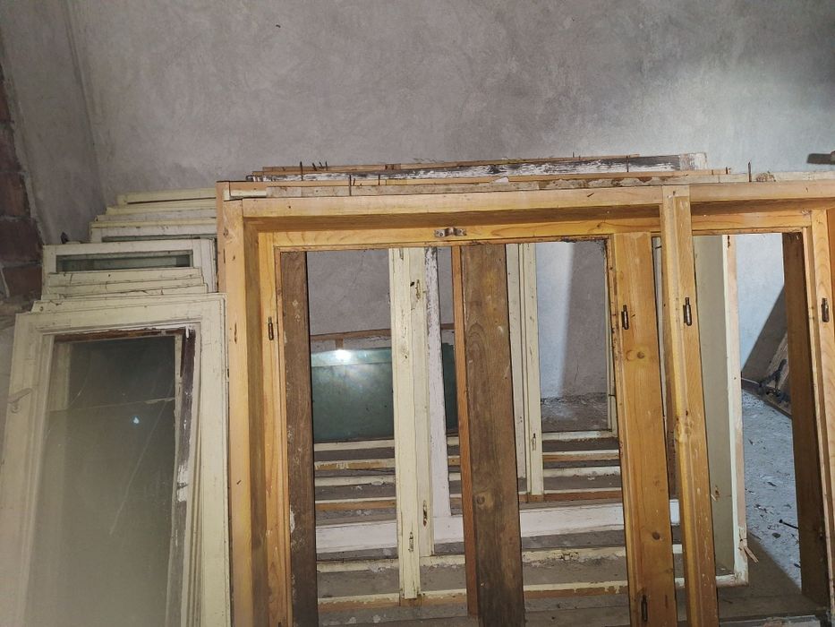 Geamuri de lemn brad cu sticla la SAPANTA 100 Ron