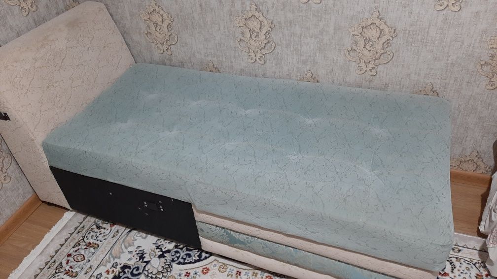 Угловой  диван!!!