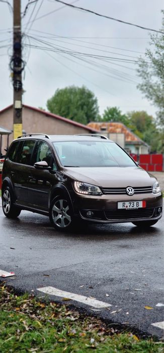 Volkswagen Touran Cross ..2.0TDI-140CP ..An fabricație:2012 ..Euro 5