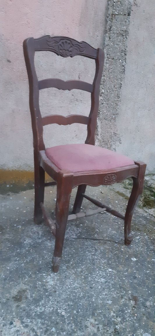 Vand scaune,stil vechi necesita restaurare