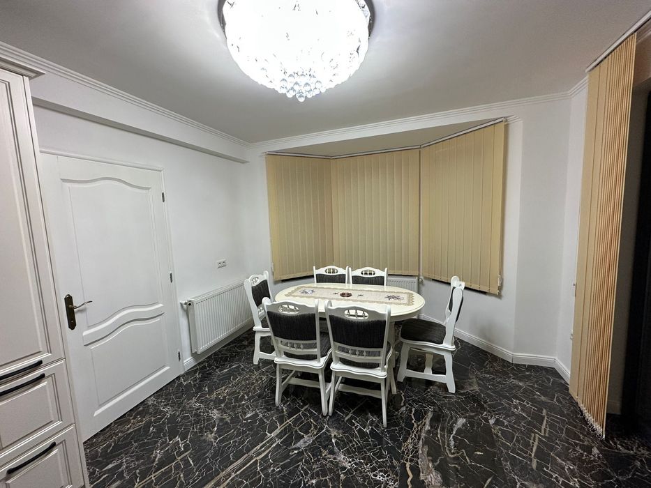 Casă de vânzare Cartierul Pretenia