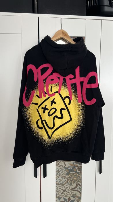 Суитчър Bershka с цветни щампи