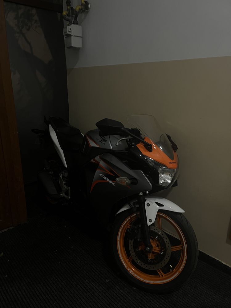 Honda CBR 125r 2011