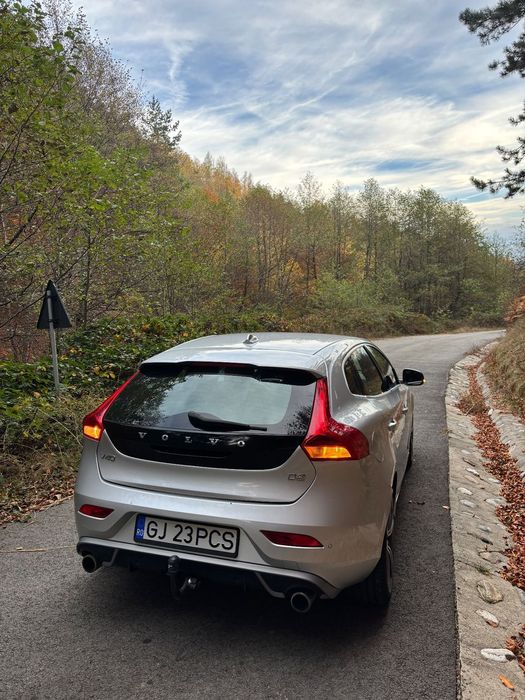 Volvo V40 R-design/120 cp/2016