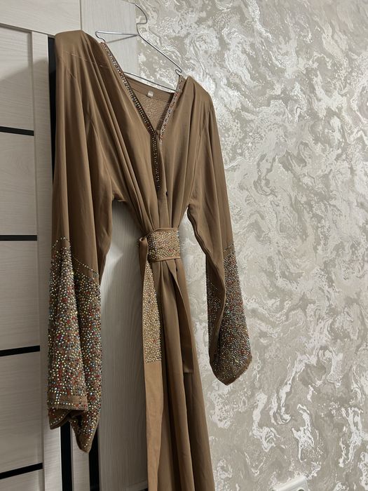 abaya dubayskiy kupila za 100$