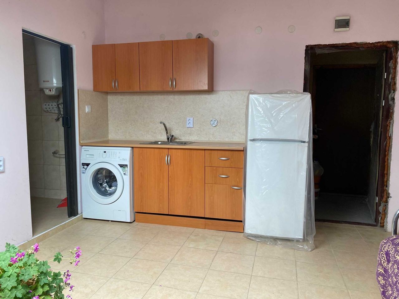 Продава се Ателие в Асеновград - 32 кв.м за 303 €/кв.м - Снимка #2