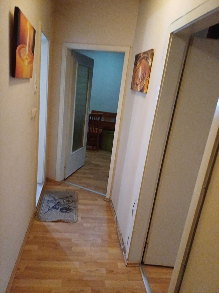Дава се под наем Тристаен апартамент в Плевен, Дружба 1 - 85 кв.м за 255 € - Снимка #1
