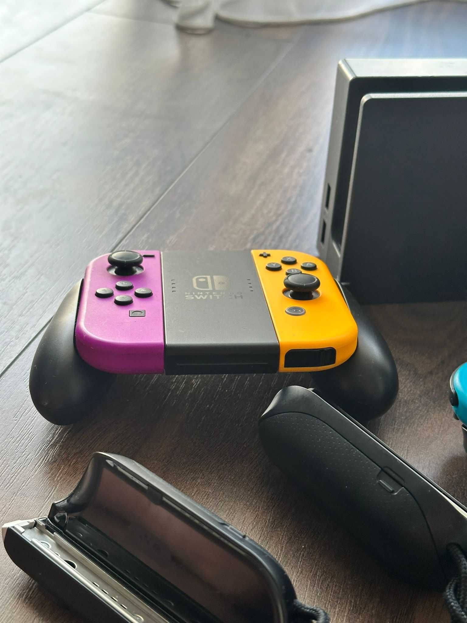 Nintendo Switch, Accesorii si jocuri