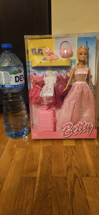 Нова кукла Betty