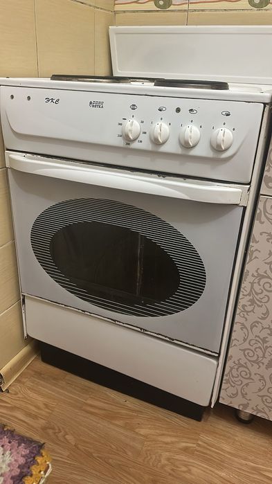 Кухонные плита 30000 тенге срочно продаю отличное состояние