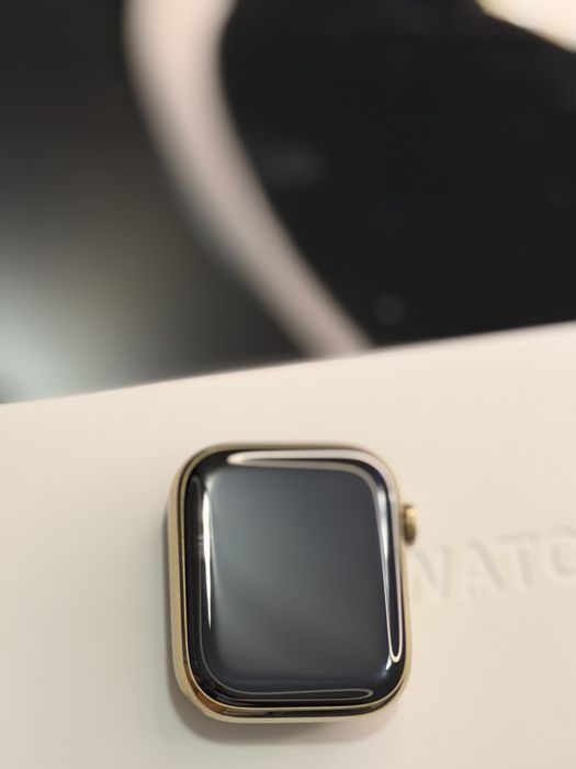 Apple Watch seria 8/stainless steal/Gold/milanese loop/fullbox