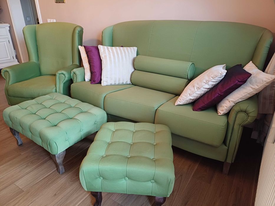 set canapea, fotoliu si 2 taburete
