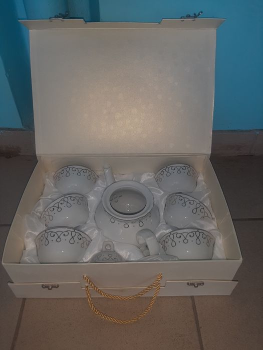 Новый сервиз в упаковке