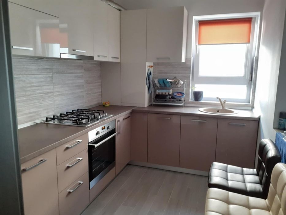 Închiriez apartament