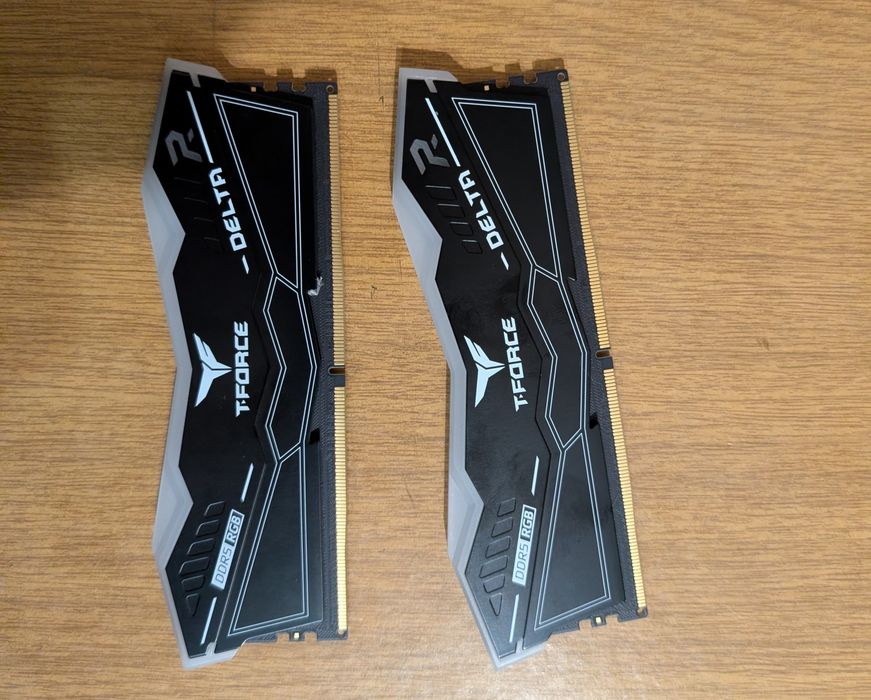 Оперативная память ОЗУ 16 ГБ (2x8) DDR5 5200 Team Group T-Force Delta