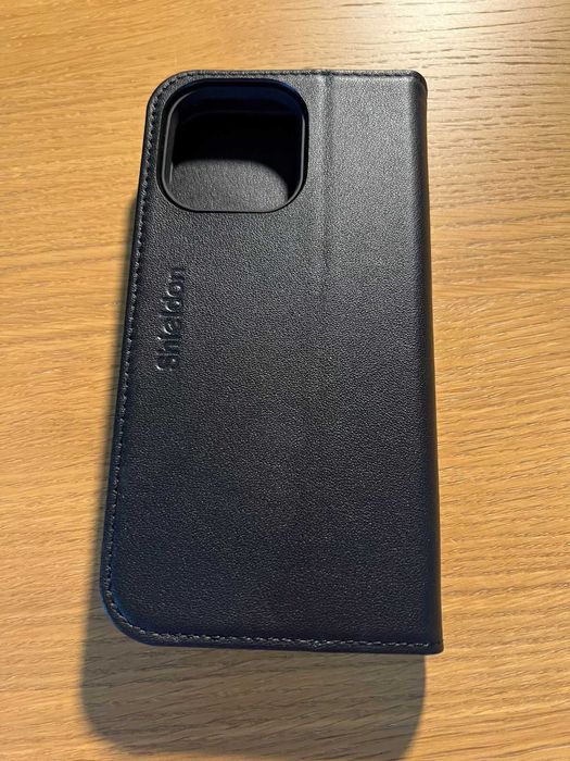 Чисто Нов Кожен Кейс за iPhone 16 Pro Max с място за карти и пари