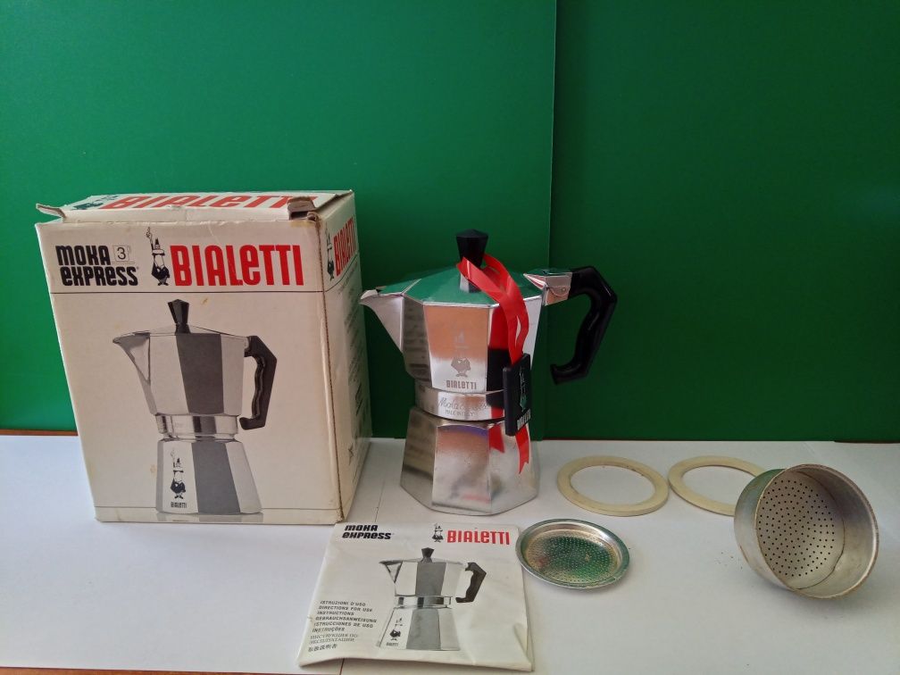 Кафеварка BIALETTI Moka Express Алуминий Made in Itali