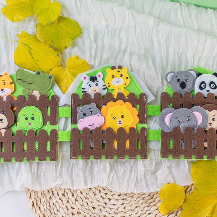 Set de Joacă Educativ din Fetru – „Aventura la Zoo” / Carte senzorială