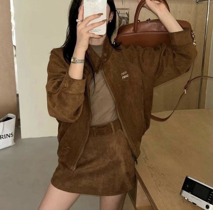 Продам замшевую двойку Miu miu